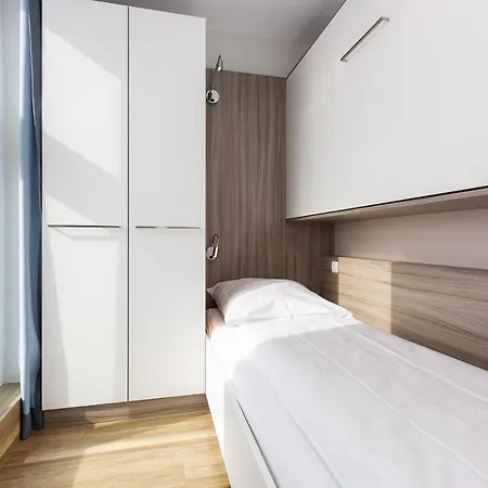 Lord Nelson 807 Apartment *