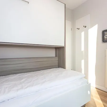 Lord Nelson 807 Apartment